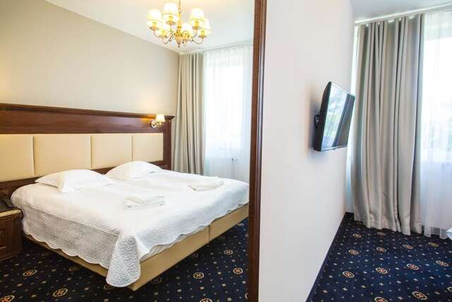 Отель Hotel nad Rabą - Bochnia Бохня-16